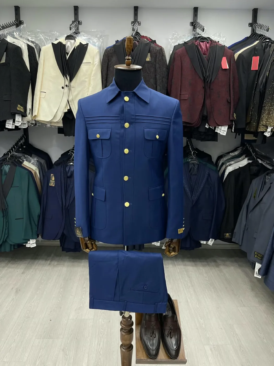 Men's Short-Sleeve Safari Suit